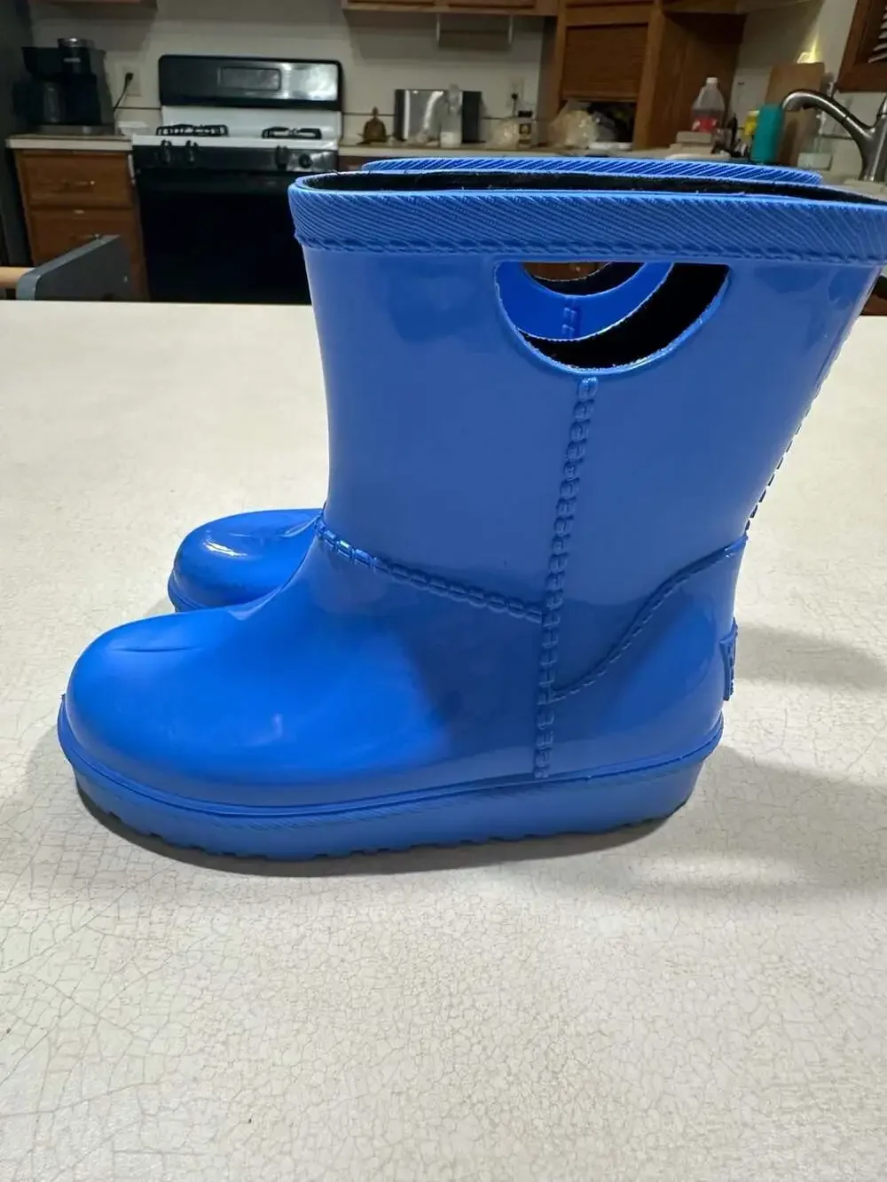 UGG Kids T Rahjee Rain Boots – Size 8 Blue – Toddler/Little Kid